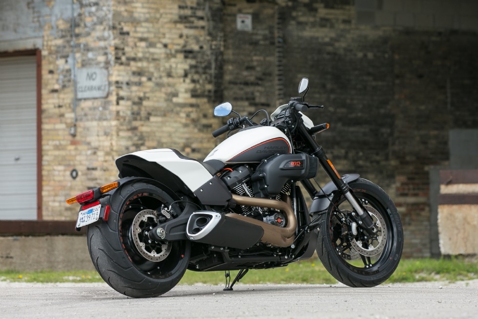 2019 Harley-Davidson FXDR 114 first ride Engine: Milwaukee-Eight 45-degree V-twin