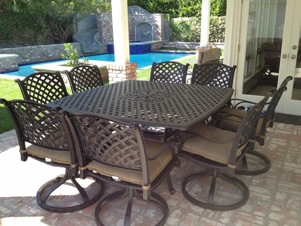 Heritage Outdoor Living Nassau Cast Aluminum 9pc Outdoor Patio Dining Set with 64"x64" Square Table