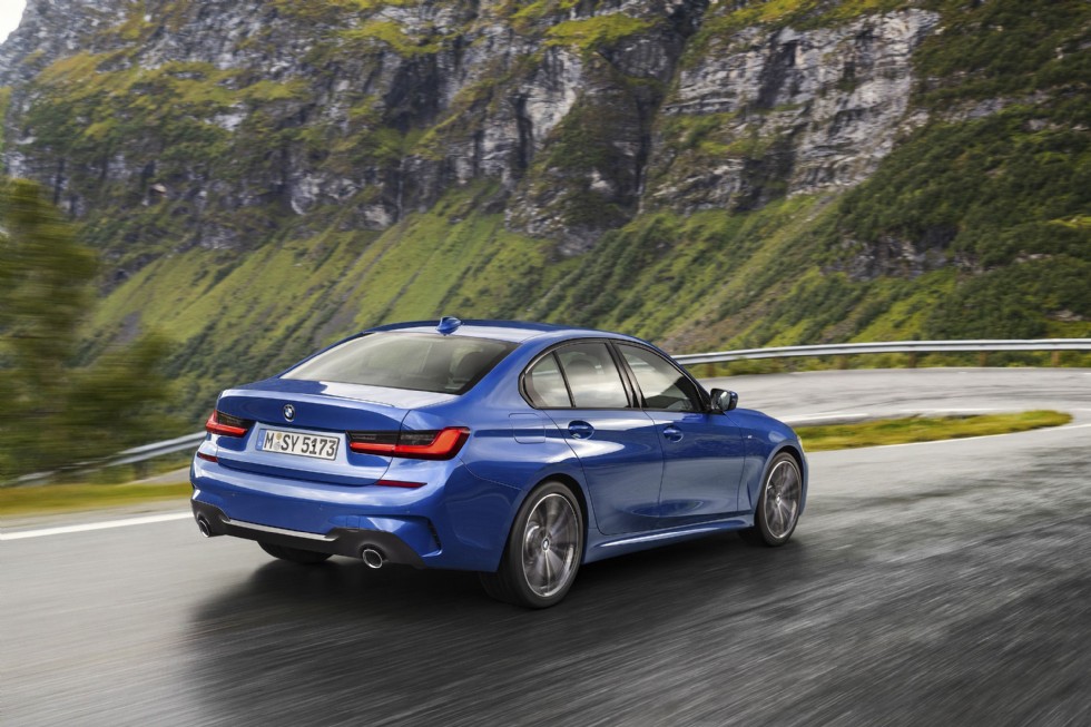 Are oil leaks common in BMW? How much does it cost to fix oil leak in