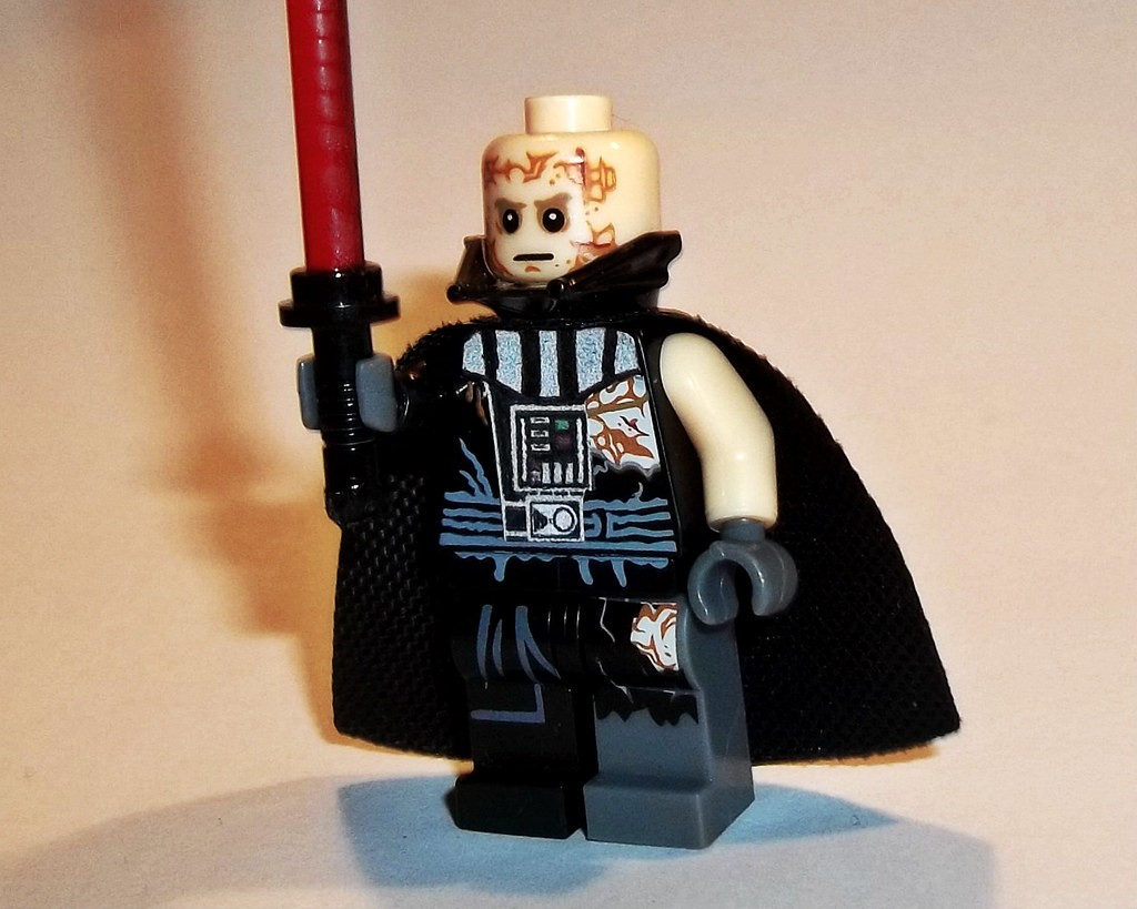 Battle damaged Darth Vader LEGO Star Wars Minifigures