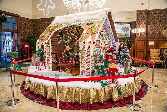 Gingerbread House Toy Christmas gingerbread house
