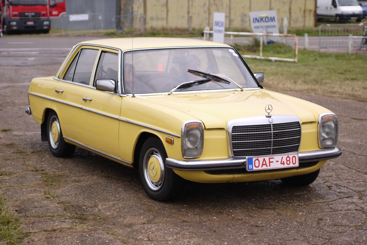 Mercedes-Benz 220D, circa 1974, Schaffen Diest, Fly-Drive