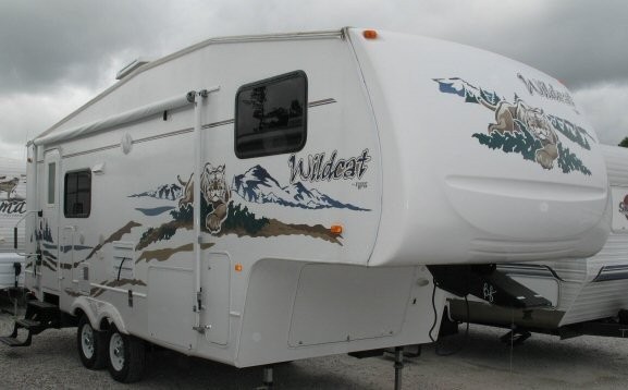 2006 Wildcat 5th wheeler RV's