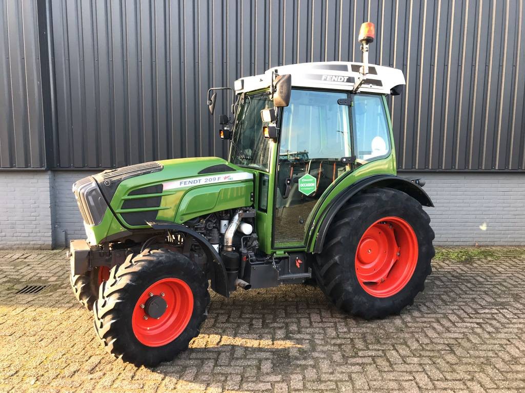 Fendt 209 tractor