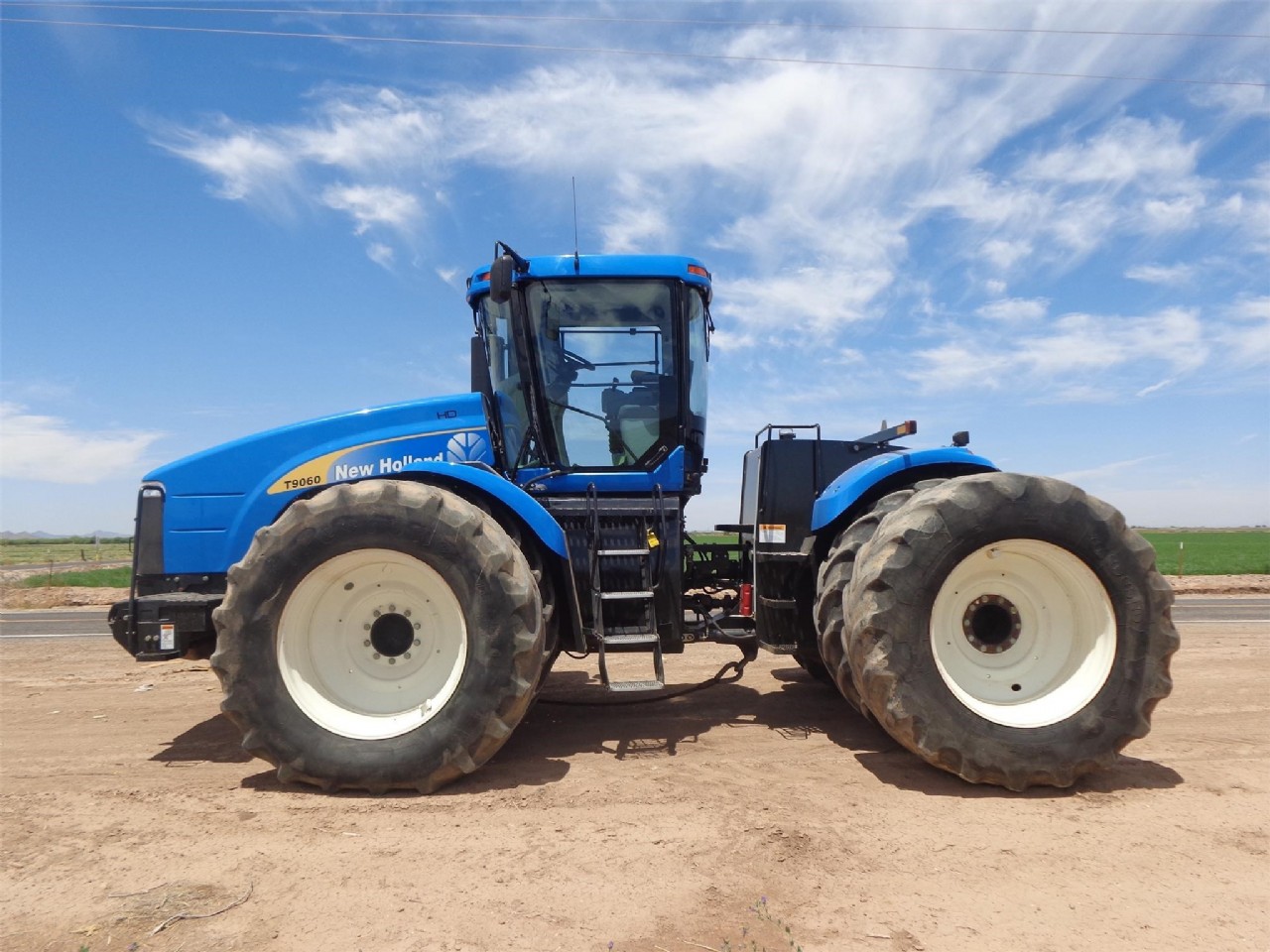 Fixing a hydraulic problem on a New Holland T9060 tractor