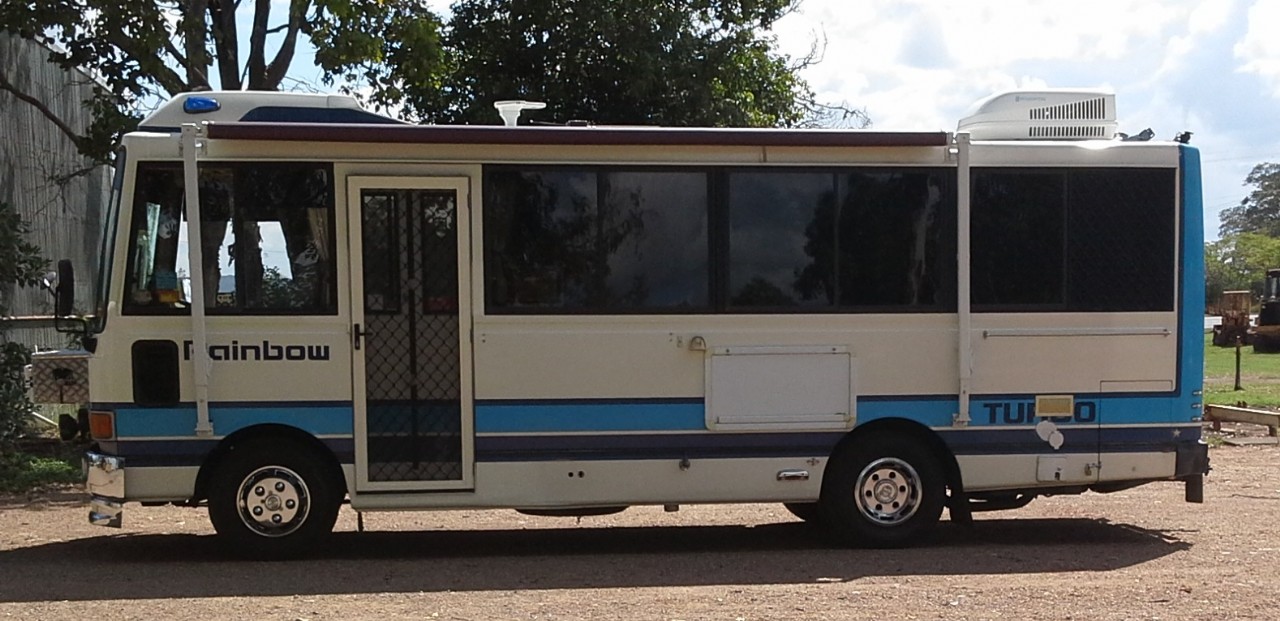 Hino Rainbow RB 1987 diesel caravan