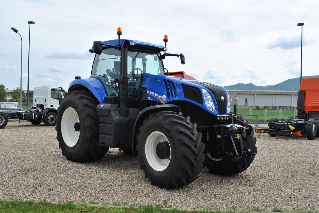 Hydraulic failure in a New Holland T390 tractor