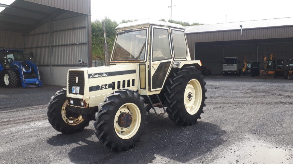 Hydraulic failure on a Lamborghini 754 tractor