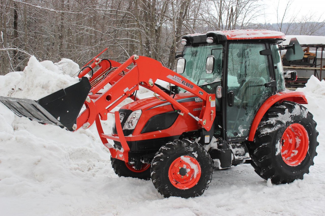 Hydraulic fault on a Kioti NX6010 tractor