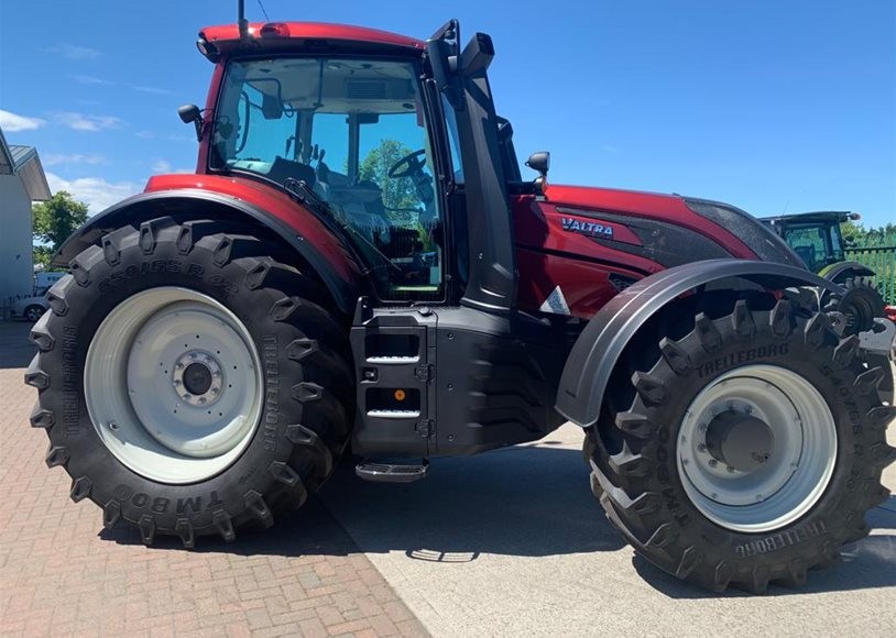 Hydraulic problem in a Valtra T194 tractor