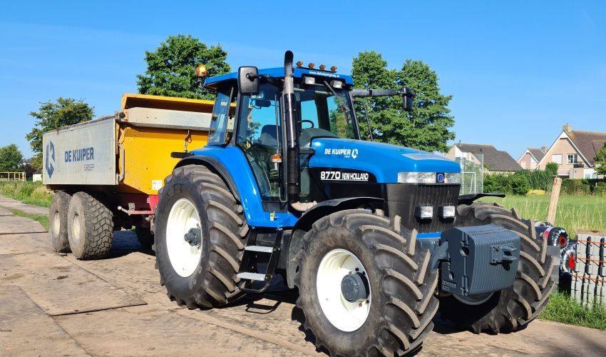 New Holland 8770