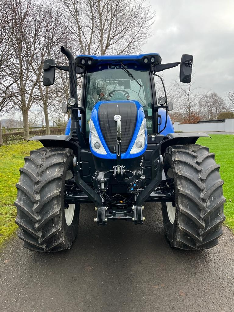 New Holland T180