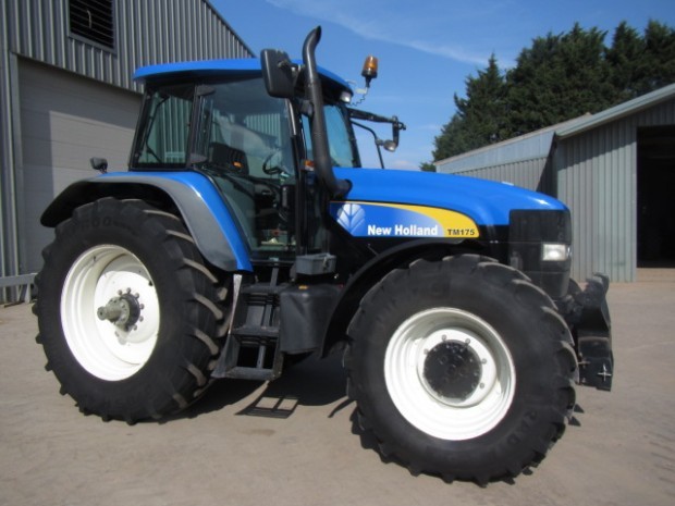 New Holland TM175