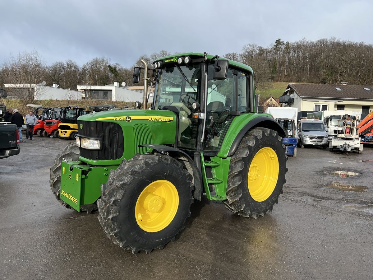 Repairing the hydraulic system on a John Deere 6420