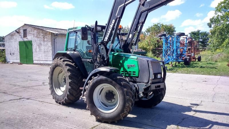 Resolving a hydraulic problem on a Valtra 6650 tractor