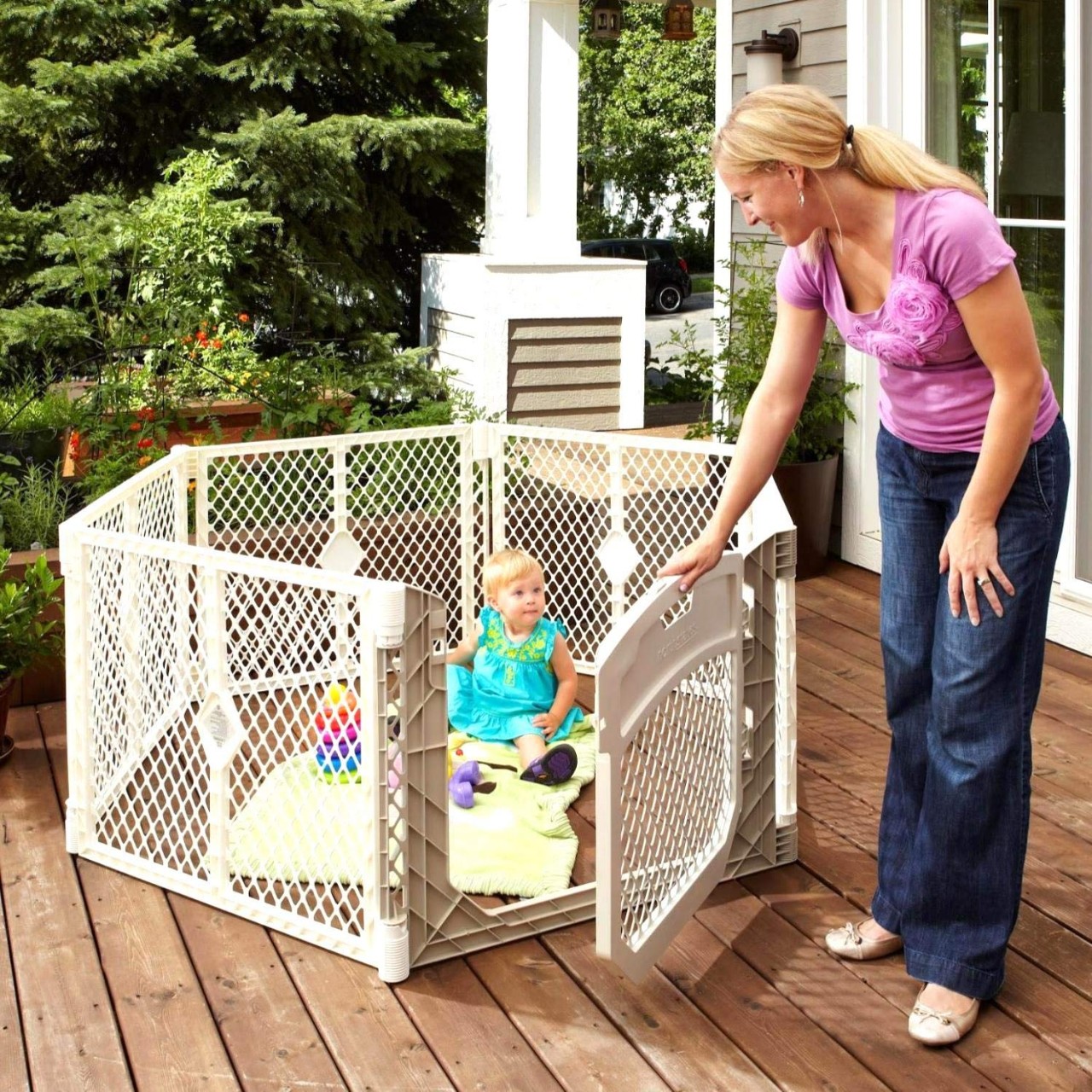 Safe play area indoors or outdoors. Folds up with carrying strap for easy travel. Freestanding. 18.5