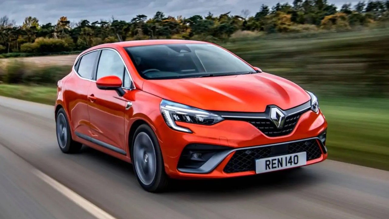 The fuel tank capacity and fuel consumption per 100 kilometers for the Renault Clio
