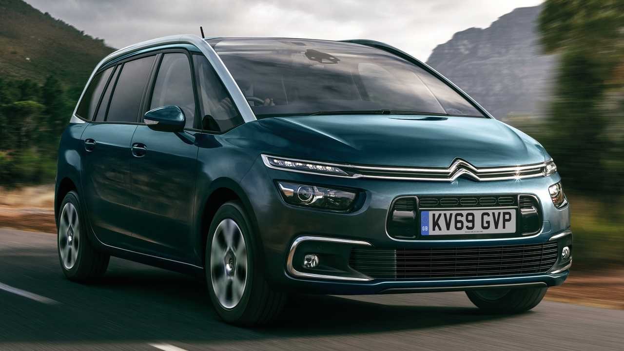 The fuel tank capacity and fuel consumption per 100 km for a Citroen C4 Picasso