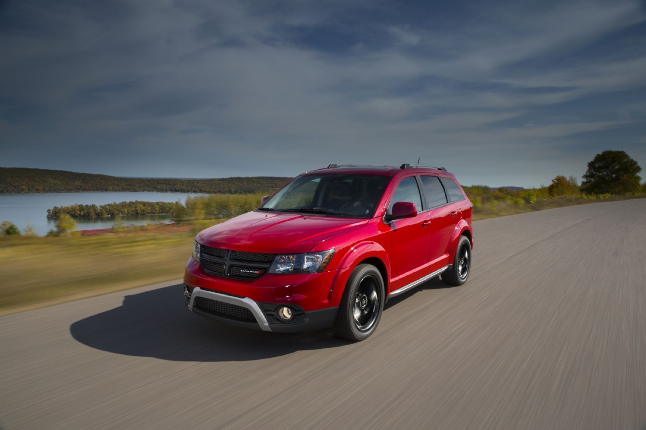 The fuel tank capacity and fuel consumption per 100 km for the Dodge Journey