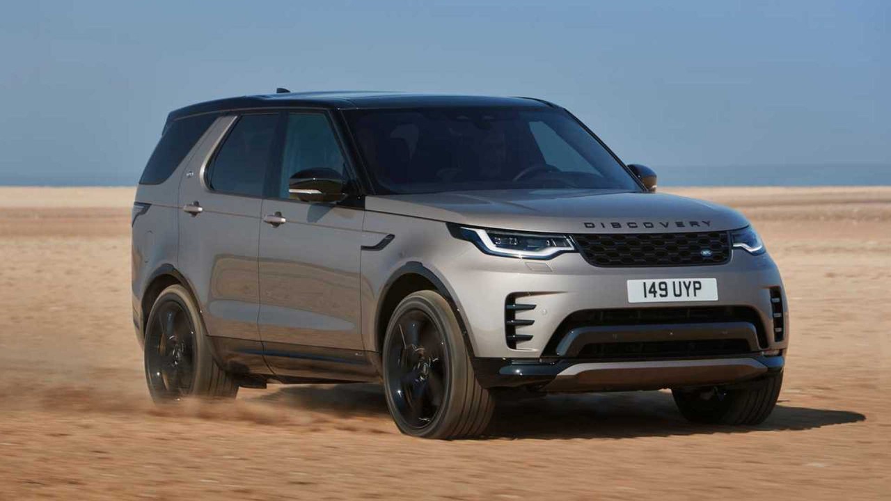 The fuel tank capacity and fuel consumption per 100 km for the Land Rover Discovery