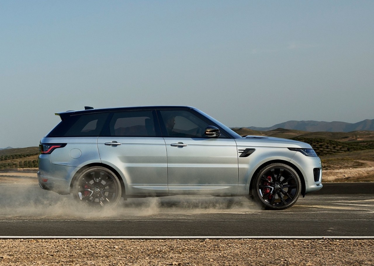 The fuel tank capacity of the Land Rover Range Rover Sport