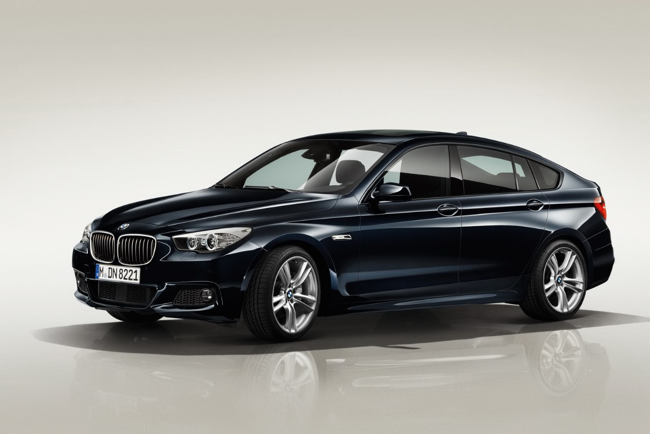 The oil capacity and type for a BMW 530xd Gran Turismo