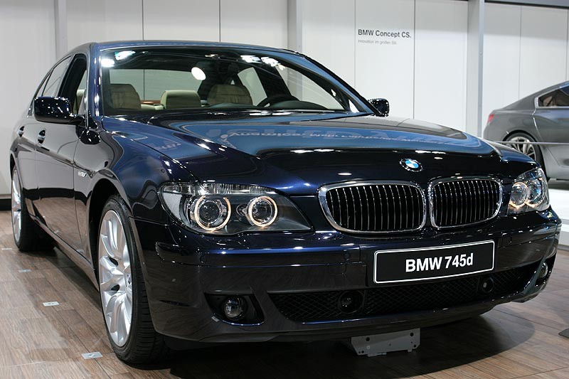 The oil capacity and type for a BMW 745d