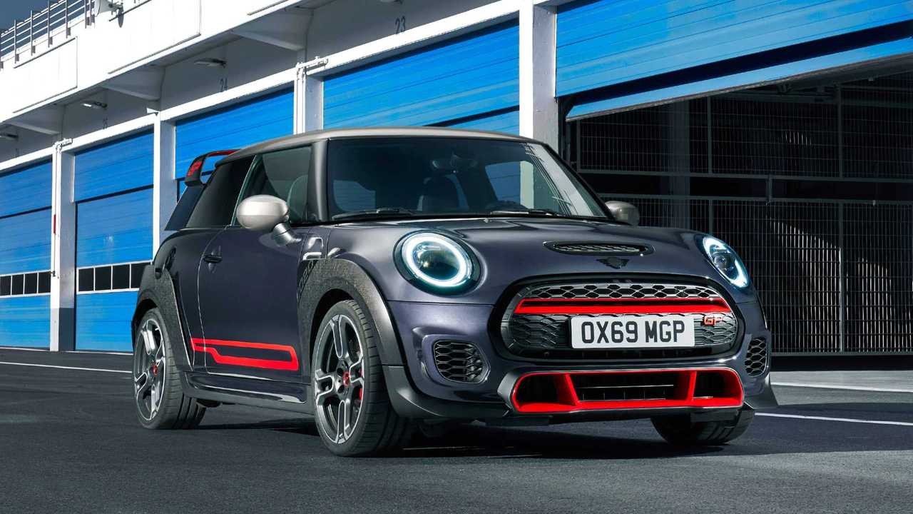 The oil capacity and type for a Mini John Cooper