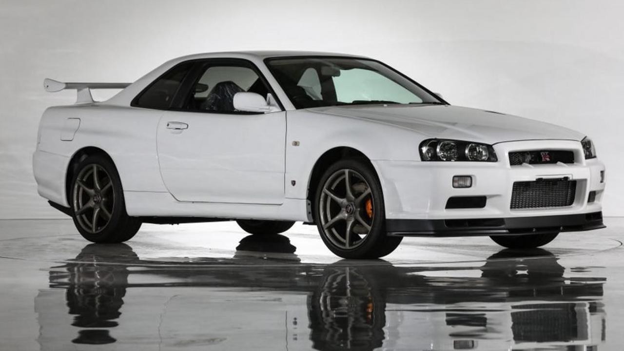 The oil capacity and type for a Nissan Skyline GT-R