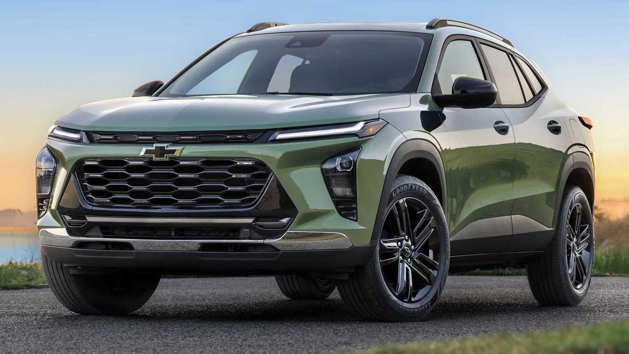 What is the oil capacity and type for the Chevrolet Trax?