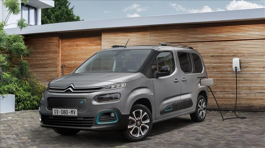 The oil capacity and type for the Citroen Berlingo
