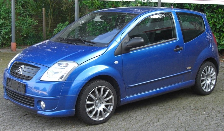 The oil capacity and type for the Citroen C2