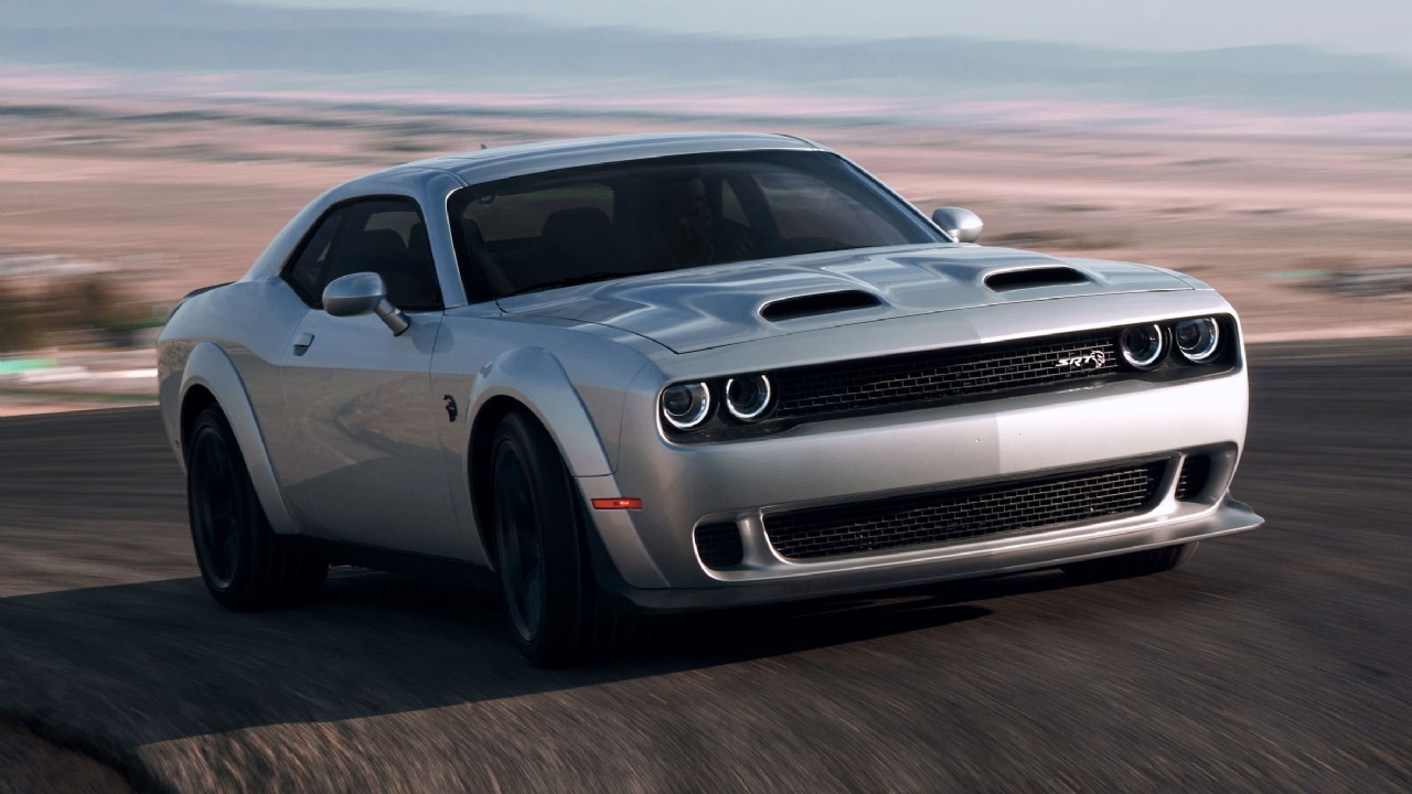 The oil capacity and type for the Dodge Challenger
