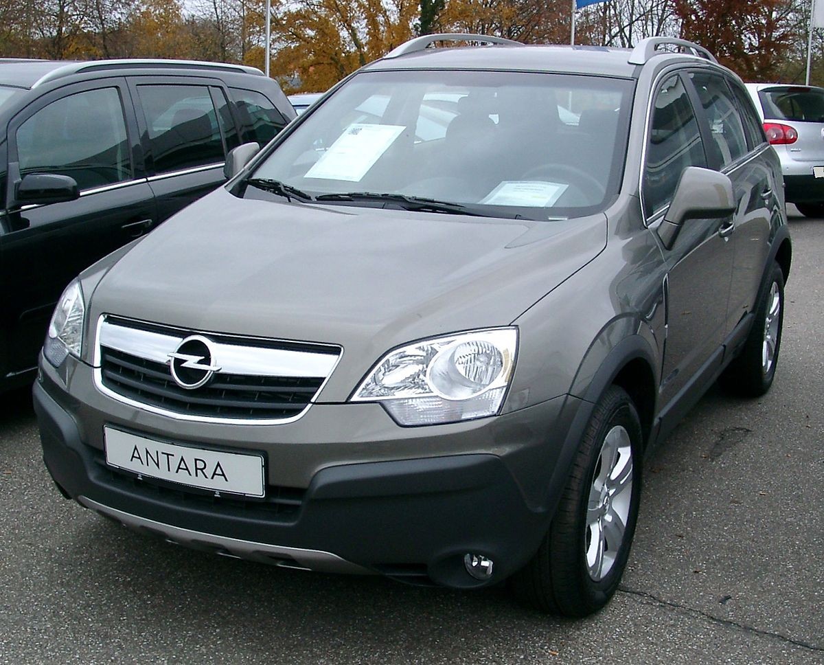 The oil capacity and type for the Opel Antara