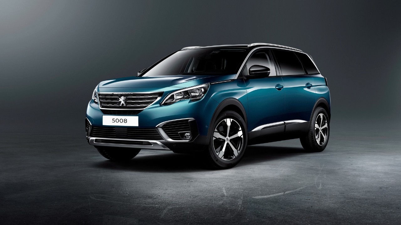 The oil capacity and type for the Peugeot 5008