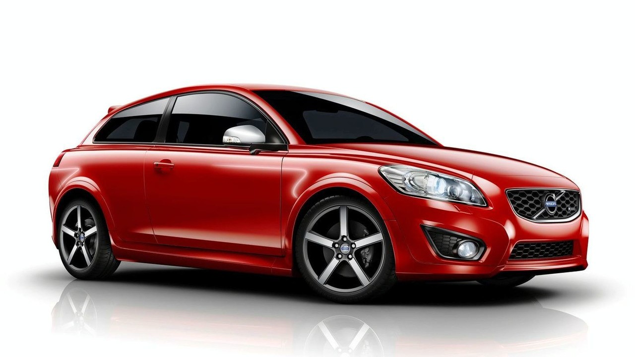 The oil capacity and type for the Volvo C30