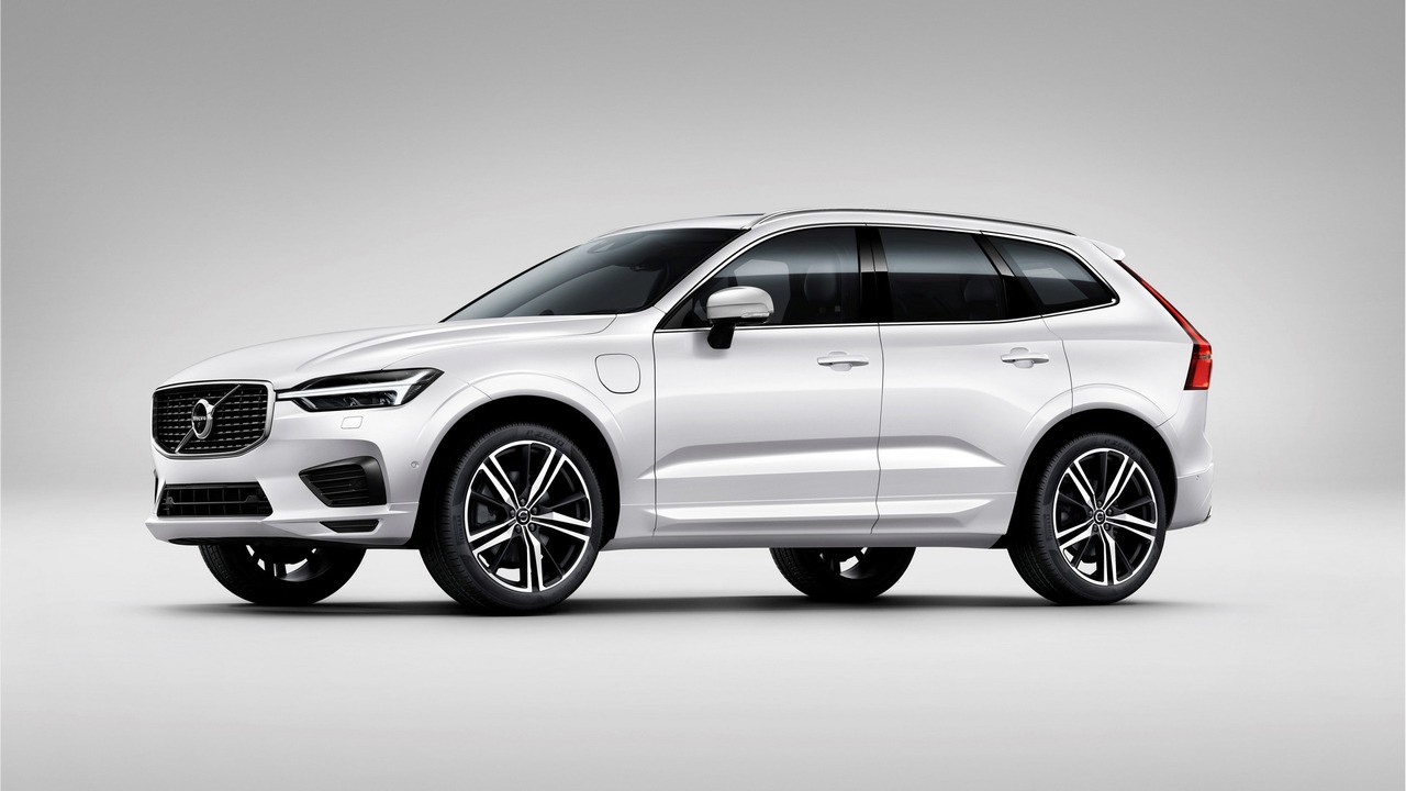 The oil capacity and type for the Volvo XC60