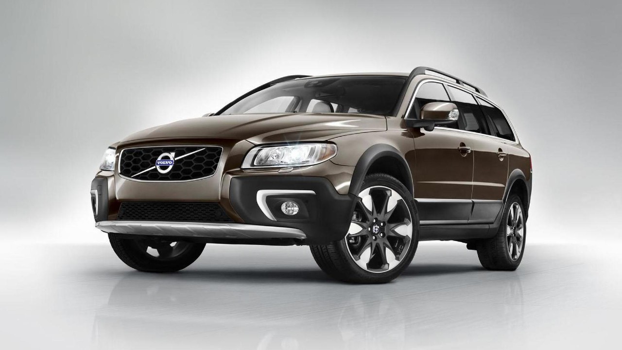 The oil capacity and type for the Volvo XC70