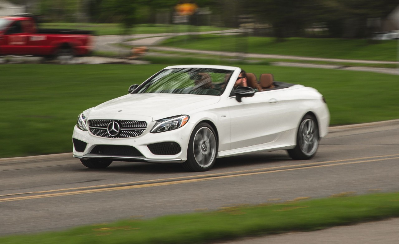 The oil capacity and type required for the Mercedes-Benz C 43 Cabriolet