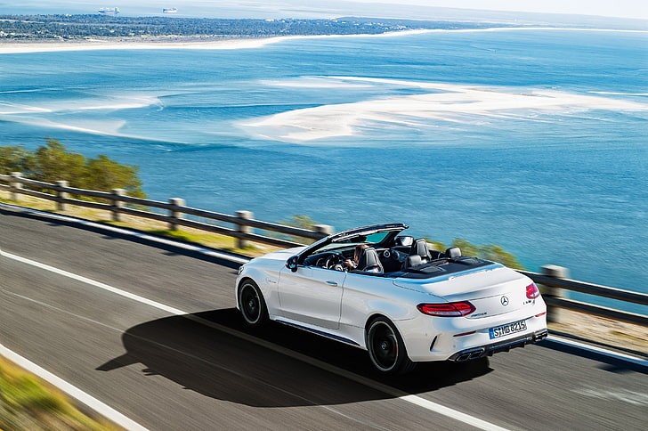 The oil capacity and type required for the Mercedes-Benz C 63 S Cabriolet