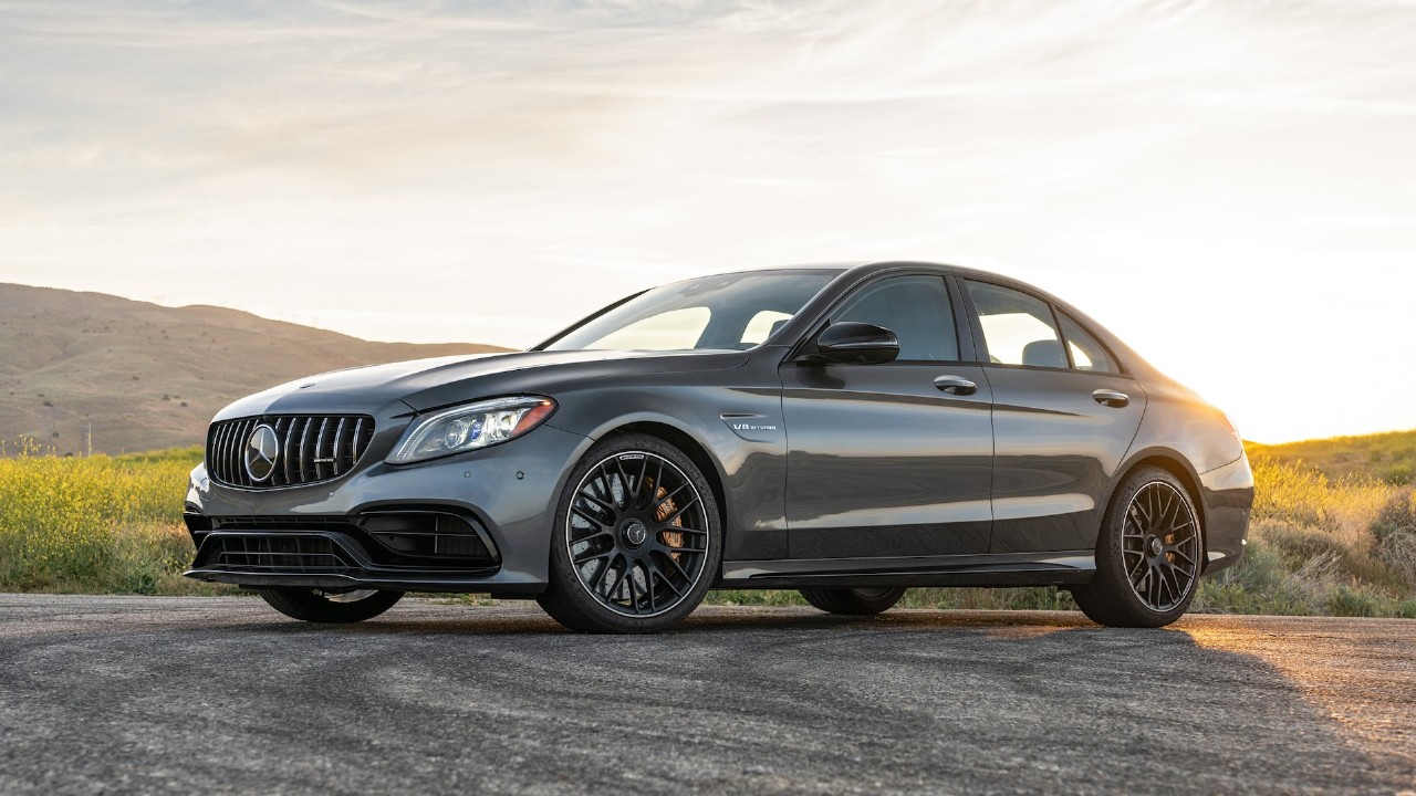 The oil capacity for the Mercedes-AMG C 63 Sedan