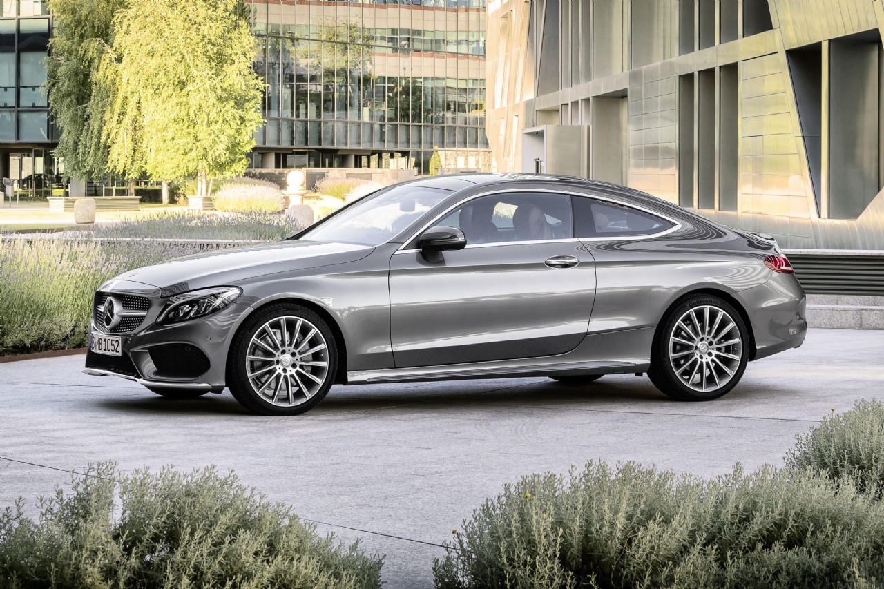 The oil capacity for the Mercedes-Benz C 300 Coupe