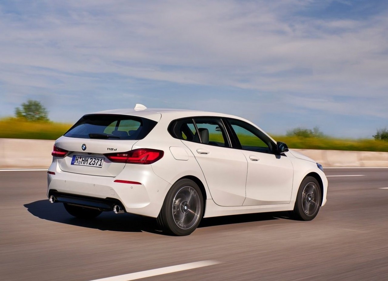 The recommended oil capacity and type for a BMW 116i The recommended oil capacity and type for a BMW 118d