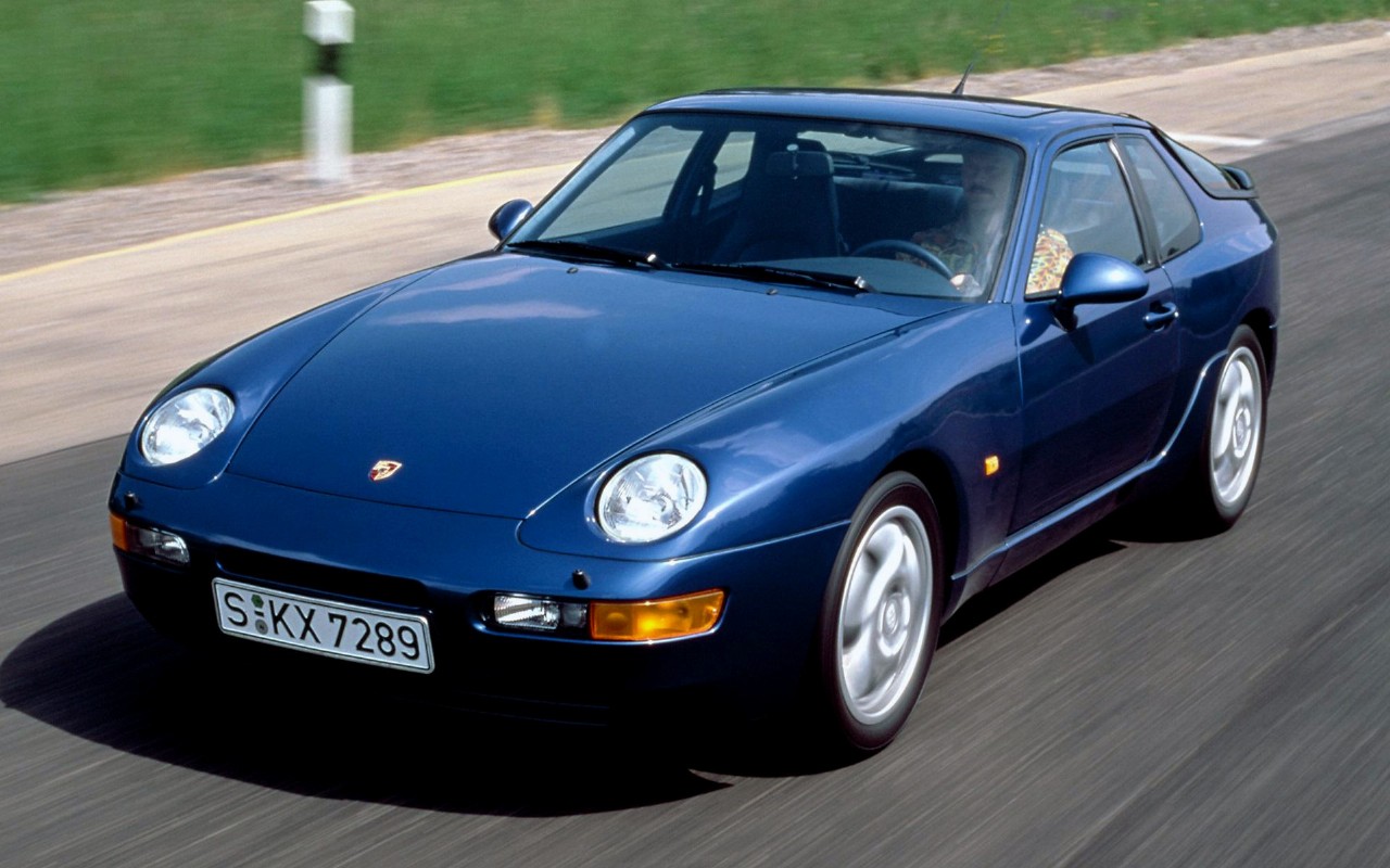 The recommended oil capacity and type for a Porsche 968