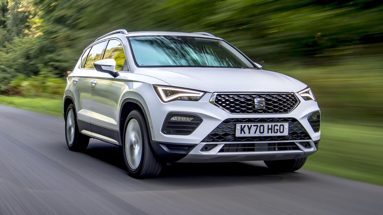 The recommended oil capacity and type for the Seat Ateca