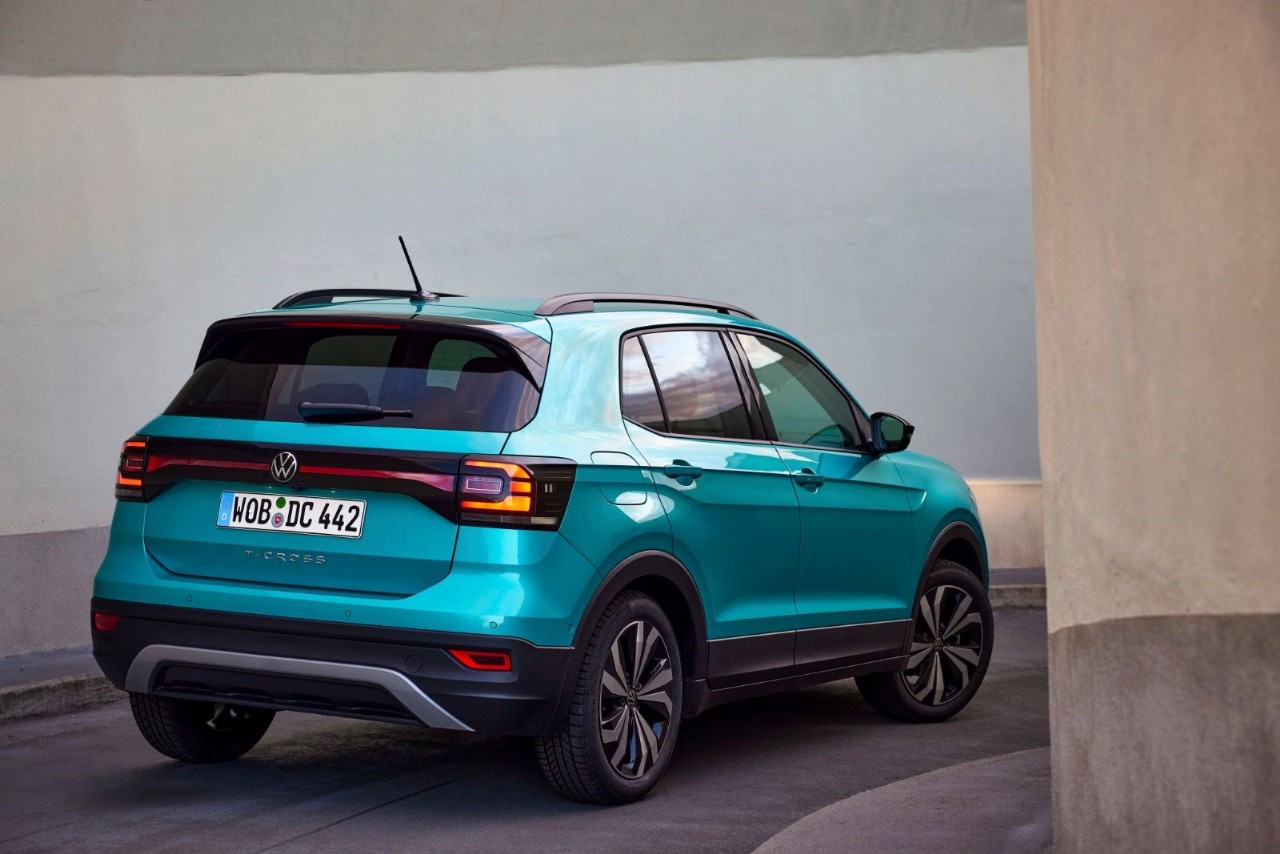The recommended oil capacity and type for the Volkswagen T-Cross