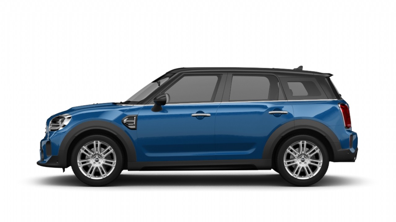 The recommended oil type and capacity for the Mini Cooper Countryman