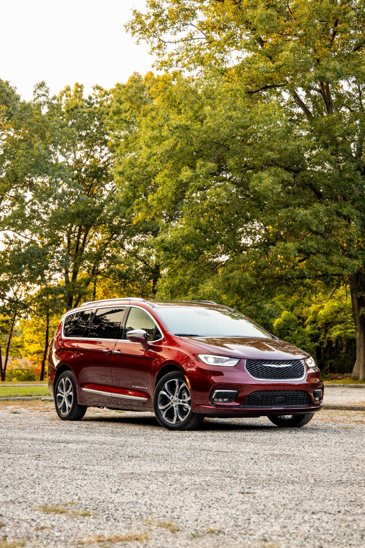 The recommended oil type and oil capacity for a Chrysler Pacifica