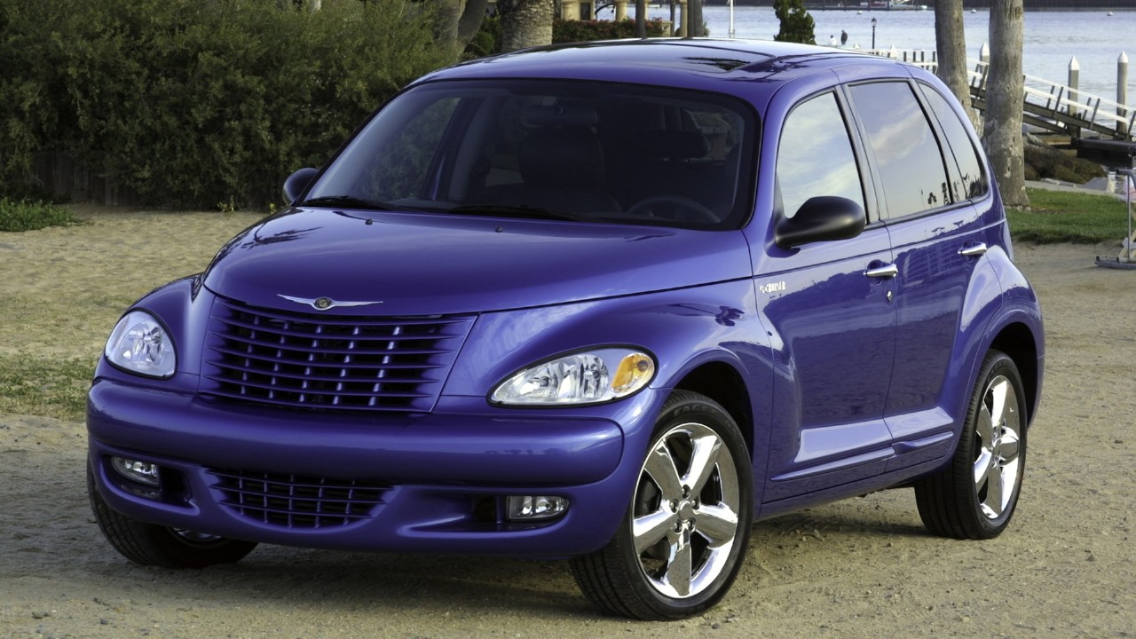 The recommended oil type and oil capacity for a Chrysler PT Cruiser
