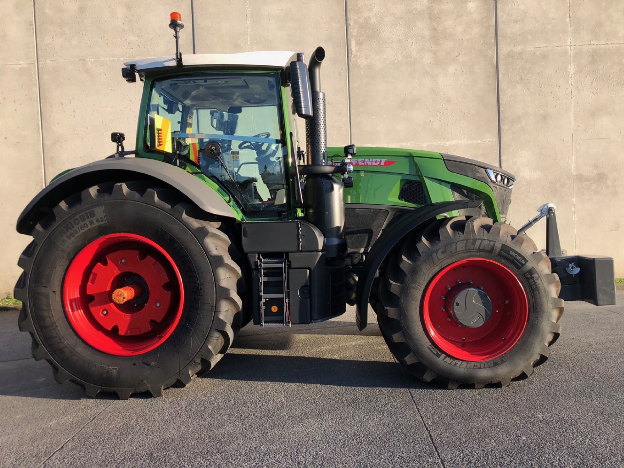 To fix a hydraulic issue on a Fendt 930 tractor